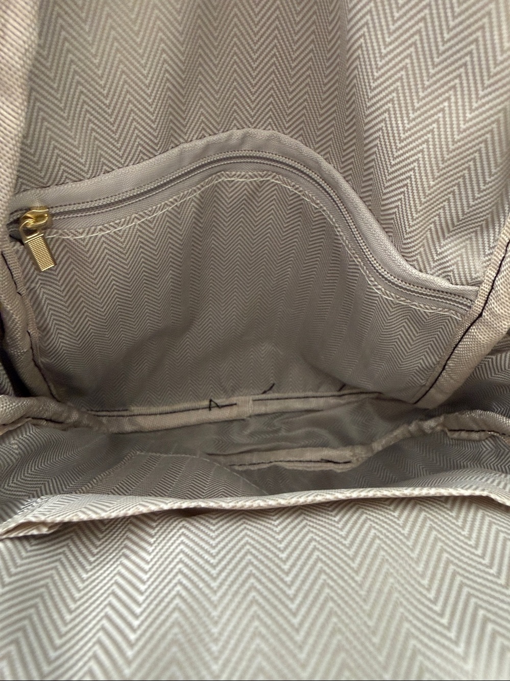 Boutique Black Vegan Pebbled Leather Sling Bag - NWT - Picture 2 of 3